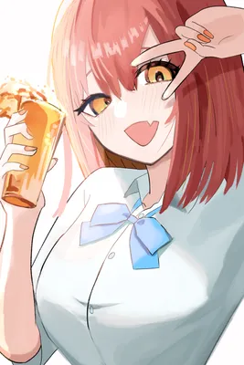 ブイサインで飲み物を持つ少女